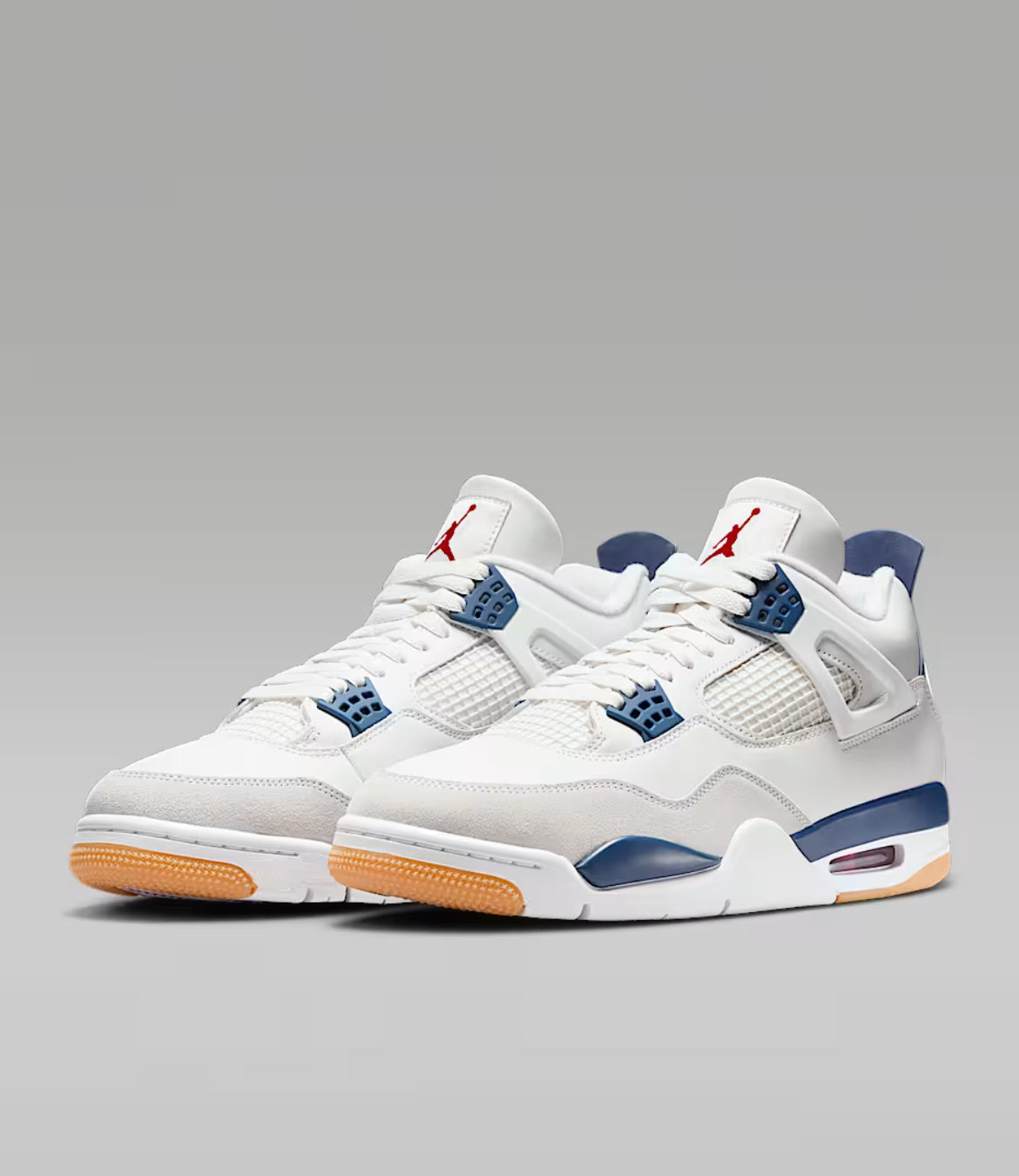 Nike SB x Air Jordan 4 Retro