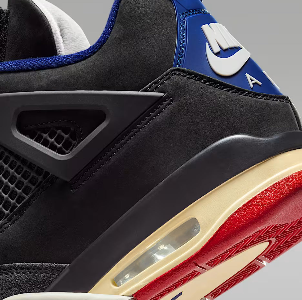 Nike SB x Air Jordan 4 Retro