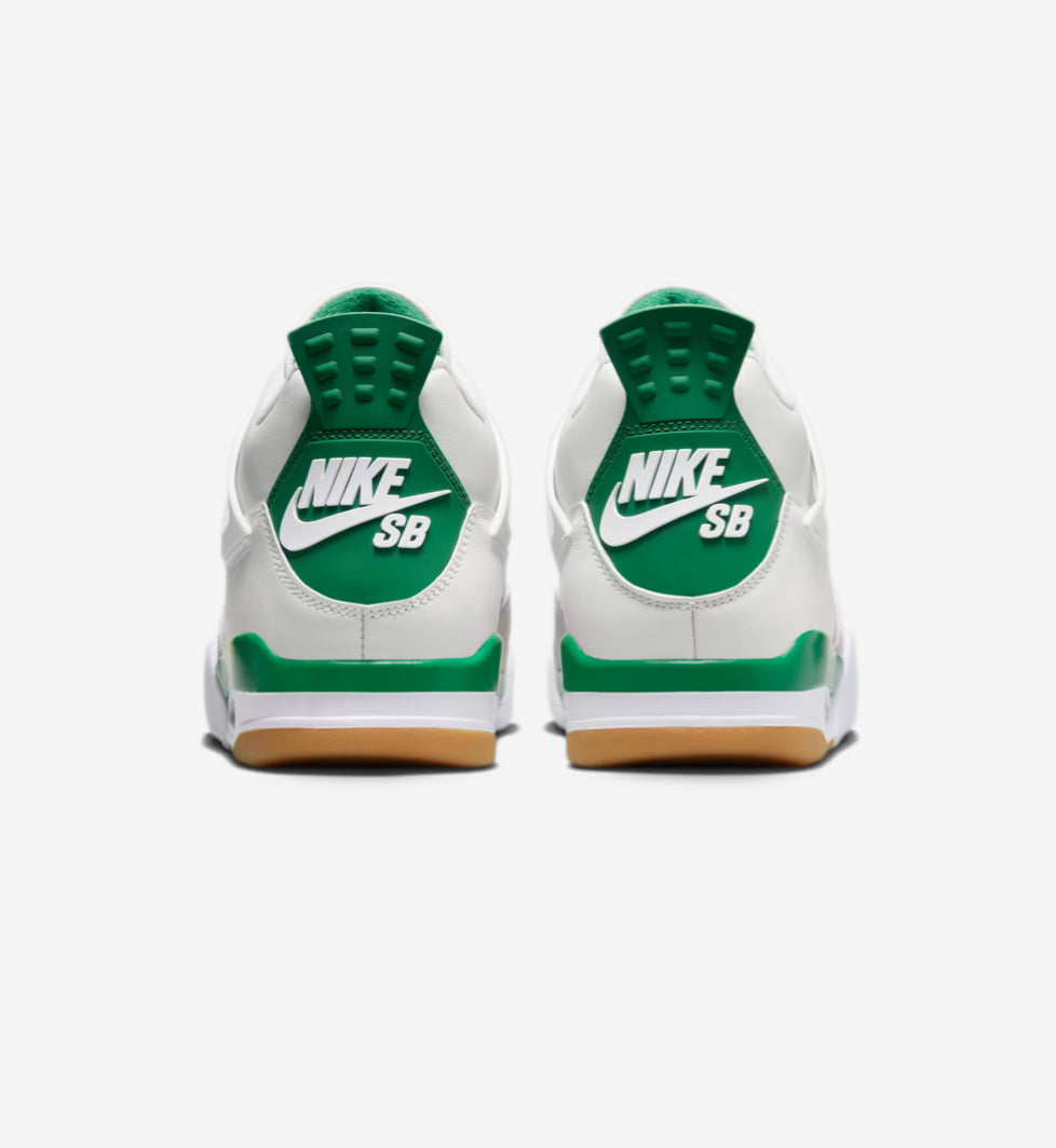Nike SB x Air Jordan 4 Retro