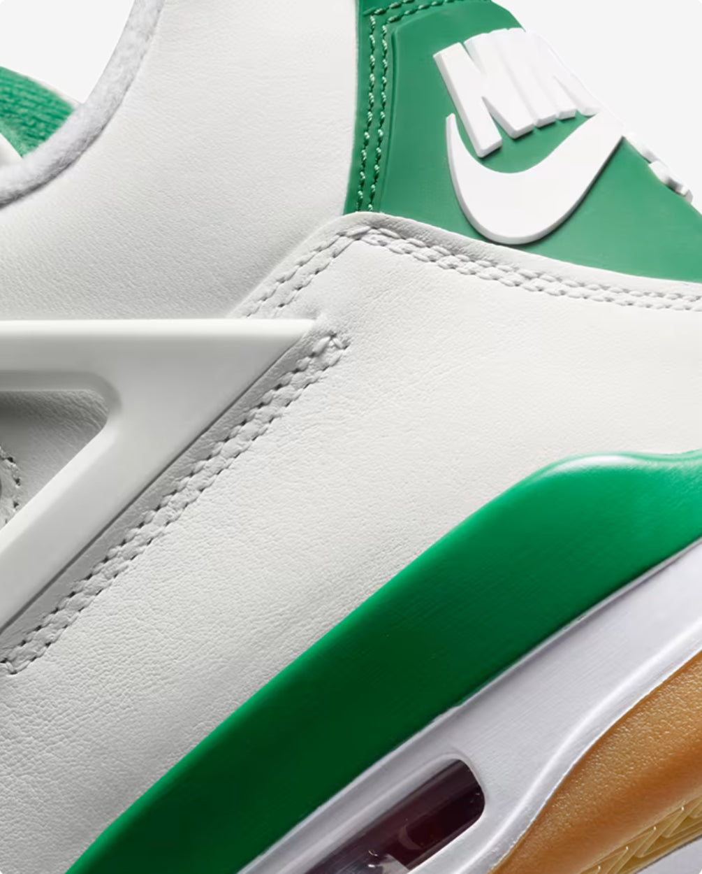 Nike SB x Air Jordan 4 Retro